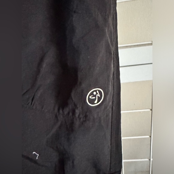 ZUMBA CARGO PANTS DANCE FITNESS Converts to Capri Large - Picture 9 of 11
